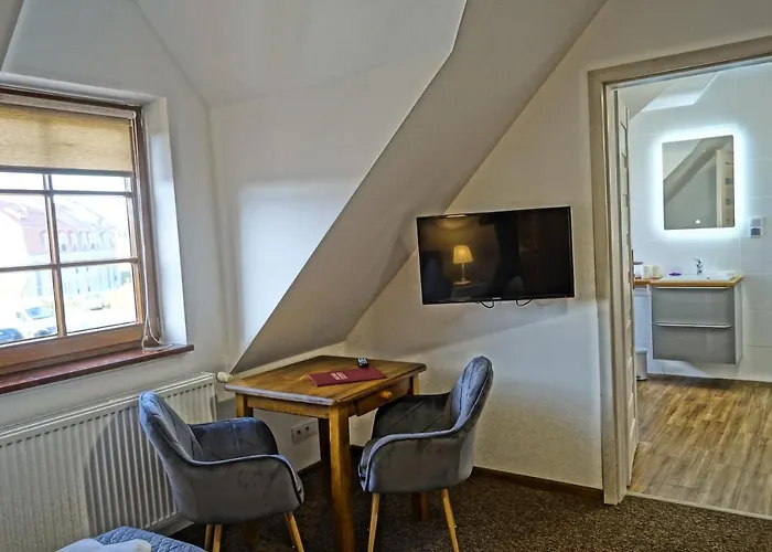 佩斯霍内特米基思吉酒店 兹戈热莱茨